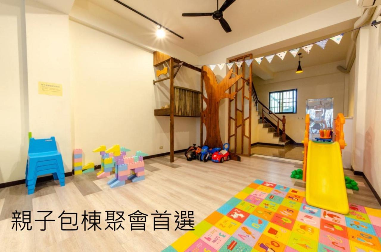 安平宜居包棟 Ktv 民宿-依人數開放房型 Tainan Exterior photo